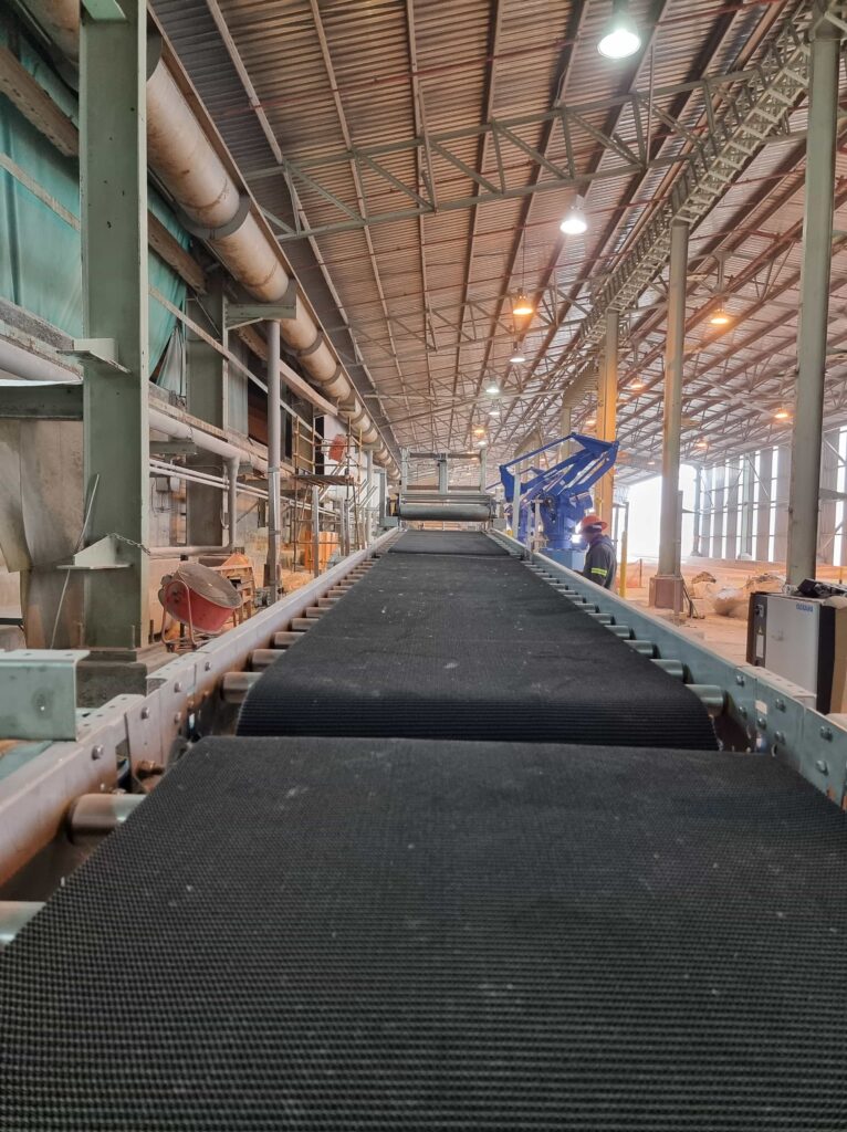 Sample projects showcasing integration, installation, and commissioning of automation systems.